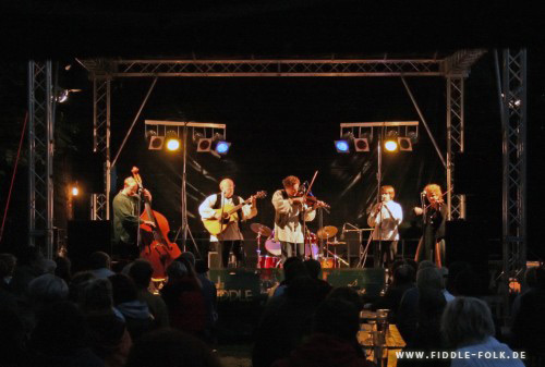 Fiddle Folk auf der Bühne in Merseburg